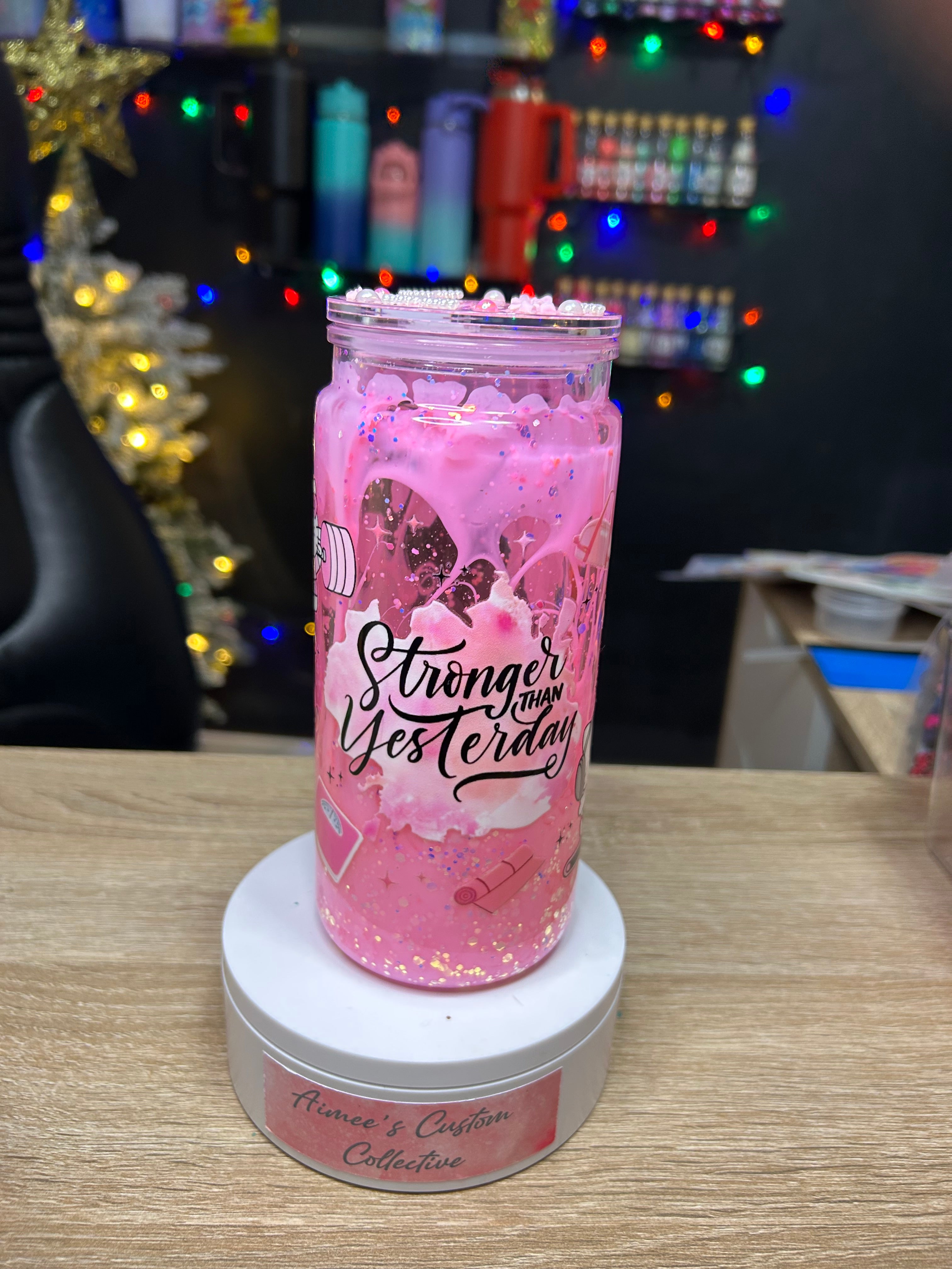 20oz Hello Kitty glow in the dark lava